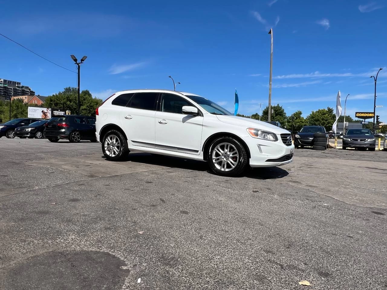 2014 Volvo XC60 3.2**AWD**Toit Ouvrant Panaromique**SIEGES EN CUIR**SIEGES CHAUFFANTS**SIEGES CHAUFFANTS ARRIERE**VOLANT CHAUFFANTS**MAGS** Main Image