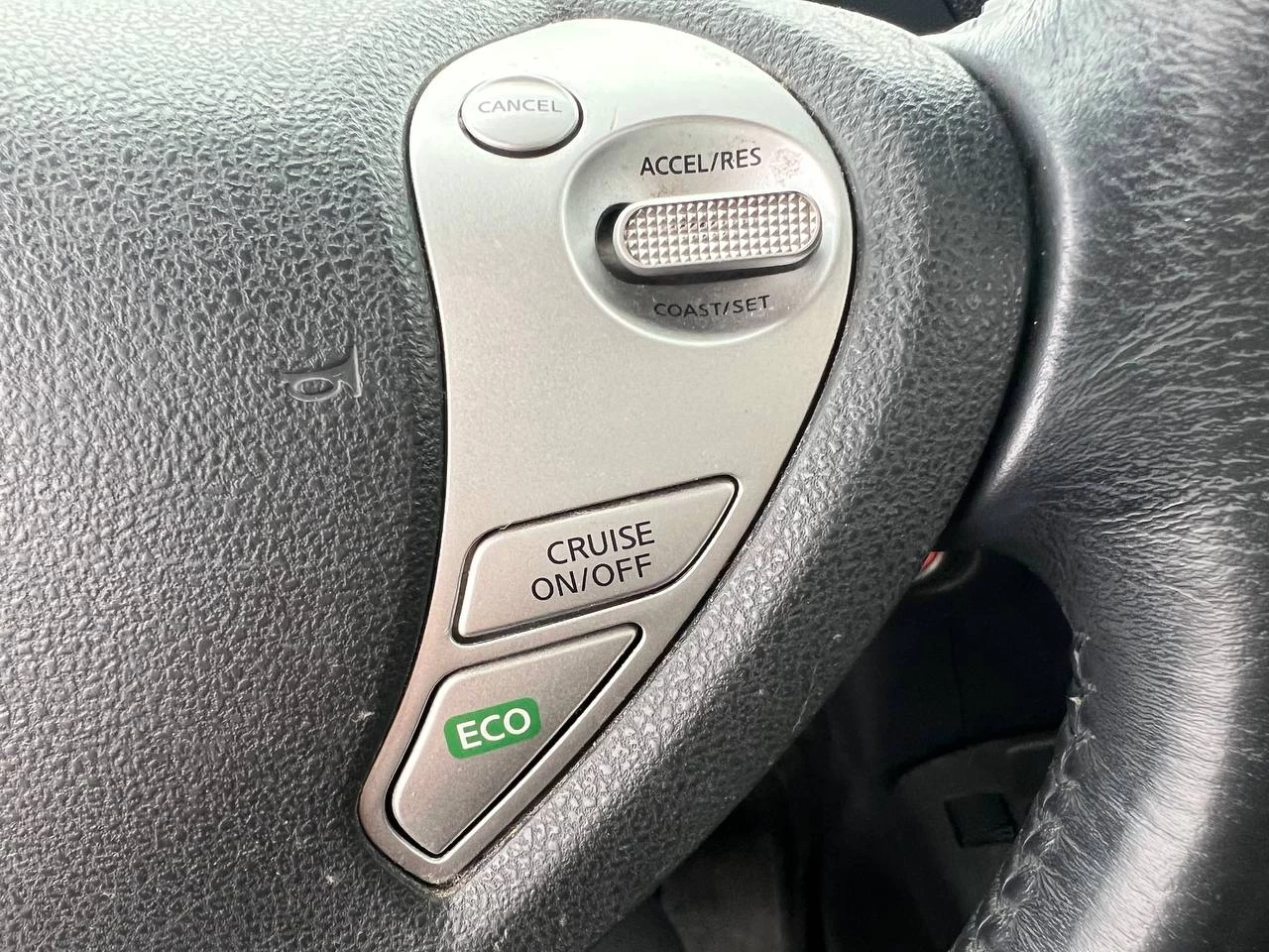 2015 Nissan LEAF SV**Jamais Accidentee**CAMERA DE RECUL**SIEGES CHAUFFANTS EN AVANT ET ARRIERE**VOLANT CHAUFFANTS Image principale