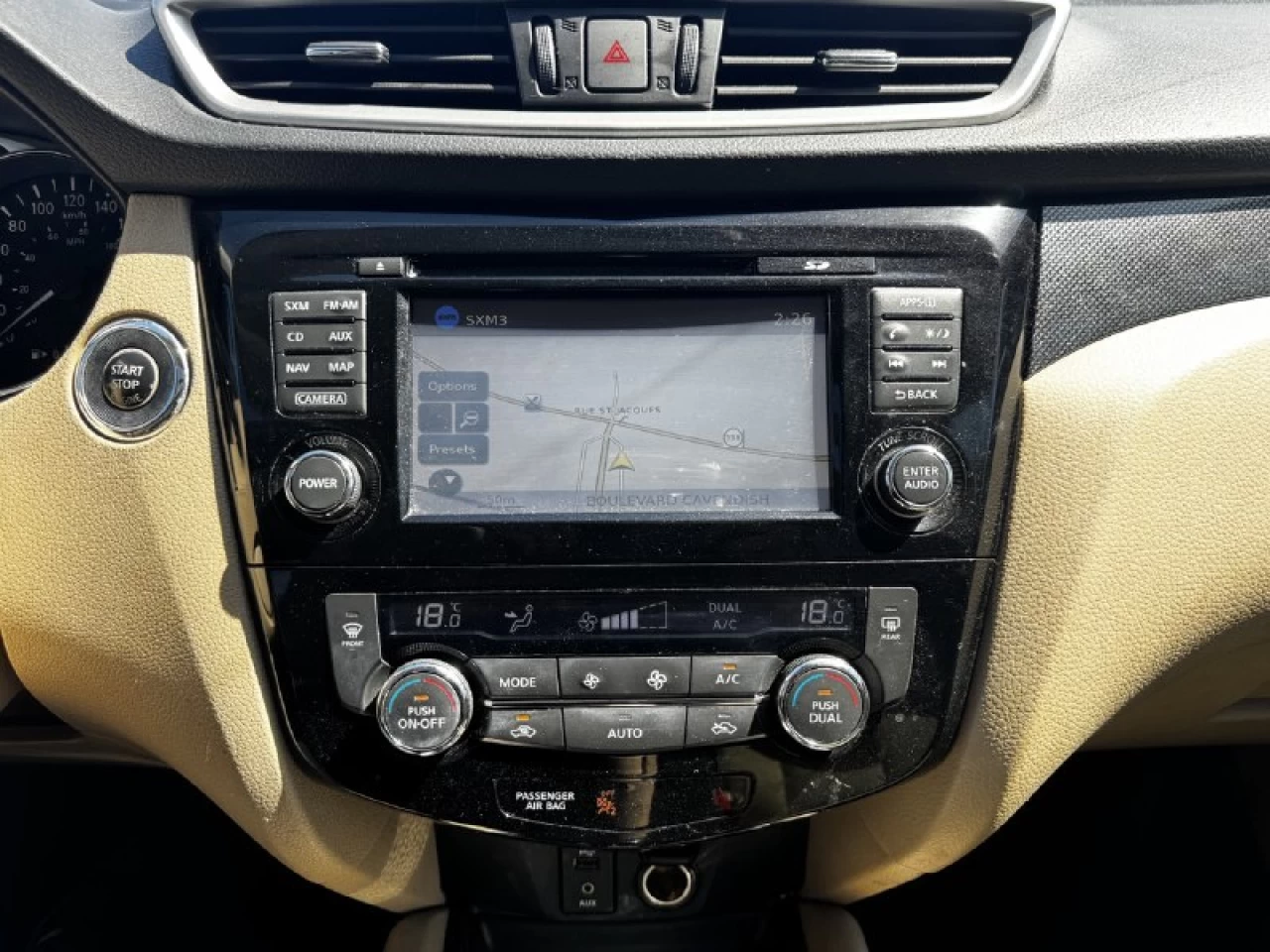 2015 Nissan Rogue SL**AWD**TOIT PANORAMIQUE**CAMERA DE RECULE**SIEGES EN CUIR**NAVIGATION**VOLANT CHAUFFANTS**SIEGES CHAUFFANTS** Image principale