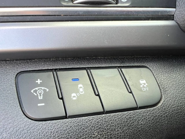 Hyundai Elantra GL**SAAQ Certifie**CAR PLAY**CAMERA DE RECULE**SIEGES CHAUFFANTS**VOLANT CHAUFFANTS**ANGLE MORT**MAGS** 2017