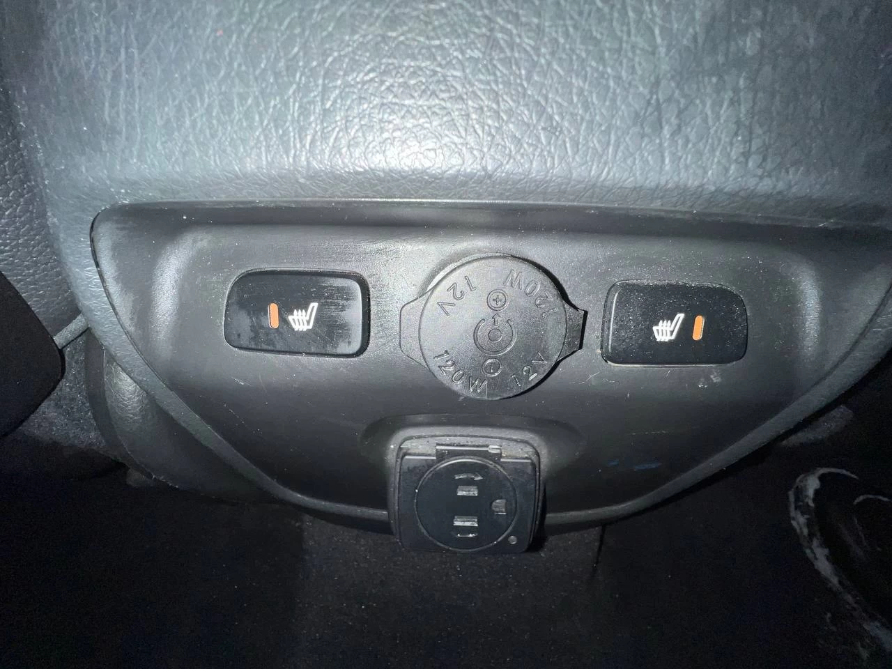 2014 Kia Sorento SX**JAMAIS ACCIDENTEE**AWD**TOIT OUVRANT PANAROMIQUE**CAMERA DE RECULE**NAVI**SIEGES EN CUIR**SIEGES CHAUFFANTS AVANT ET ARRIERE**SiÈge VentilÉ**VOLANT CHAUFFANT**Alerte d’angle mort** Main Image