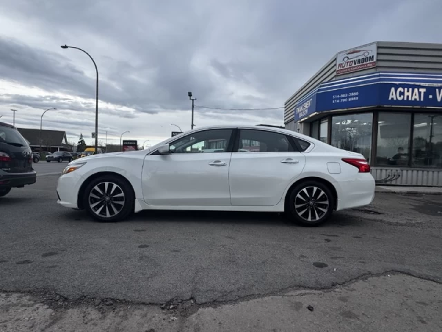 Nissan Altima 2.5**Camera de recul**ALERTE ANGLE MORT**SIEGES CHAUFFANTS**MAGS**PUSH TO START** 2016