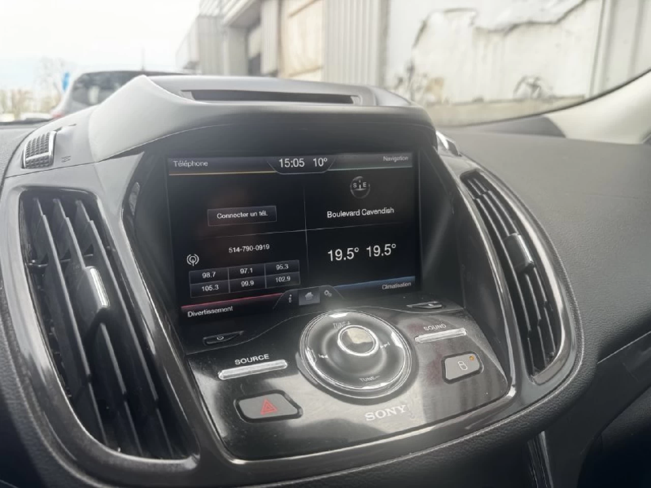2015 Ford Escape Titanium**AWD**Toit Ouvrant**CamÉra de Recul**SIEGES EN CUIR**Navigation**SIEGES CHAUFFANTS**MAGS** Image principale