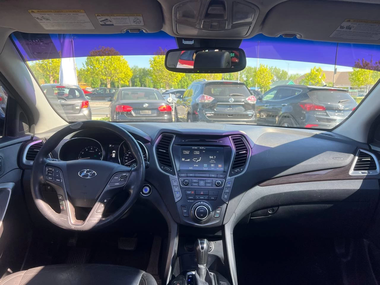 2017 Hyundai Santa Fe XL Limited XL**7 PASSAGERS**JAMAIS ACCIDENTEE**SAAQ CERTIFIEE**AWD**TOIT PANORAMIQUE**CAMERA DE RECUL**VOLANT CHAUFFANT**SIEGES CHAUFFANTS** Image principale