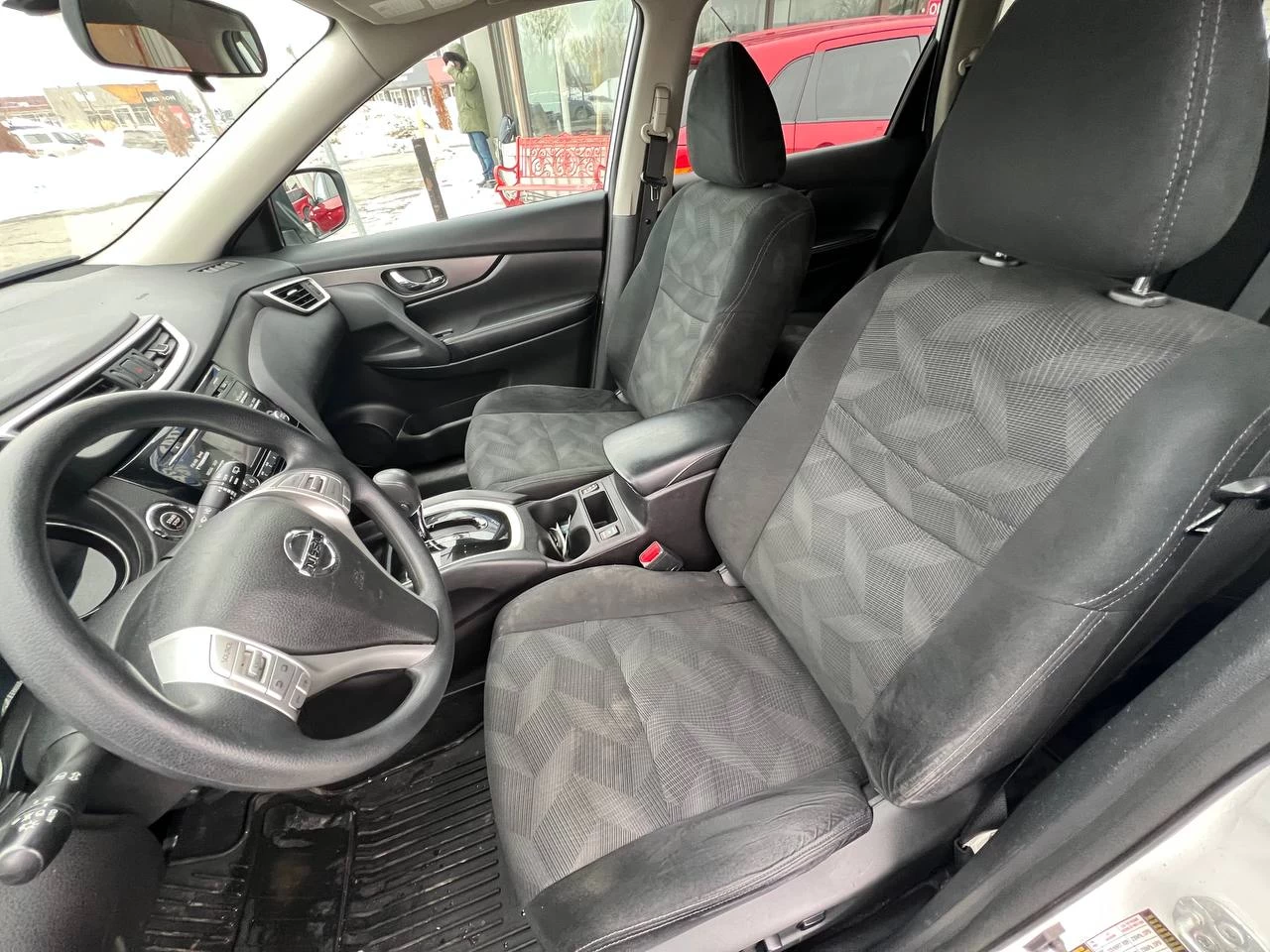 2016 Nissan Rogue SV**AWD**Toit Ouvrant Panoramique**CAMERA DE RECULE**SIEGES CHAUFFNATS**MAGS** Image principale