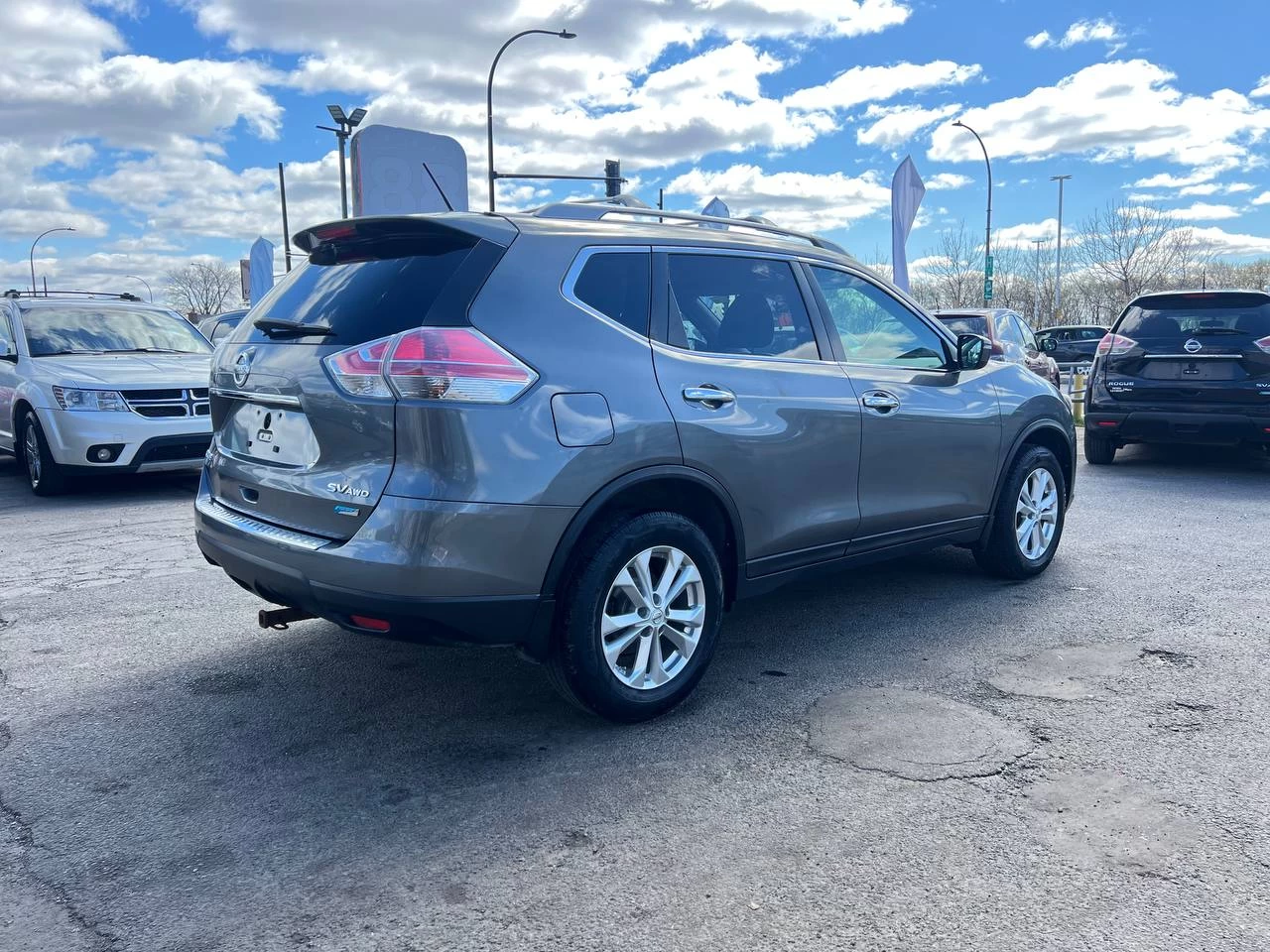 2015 Nissan Rogue SV**AWD**TOIT OUVRANT PANORAMIQUE**CAMERA DE RECULE**SIEGES CHAUFFNATS**Mags** Image principale