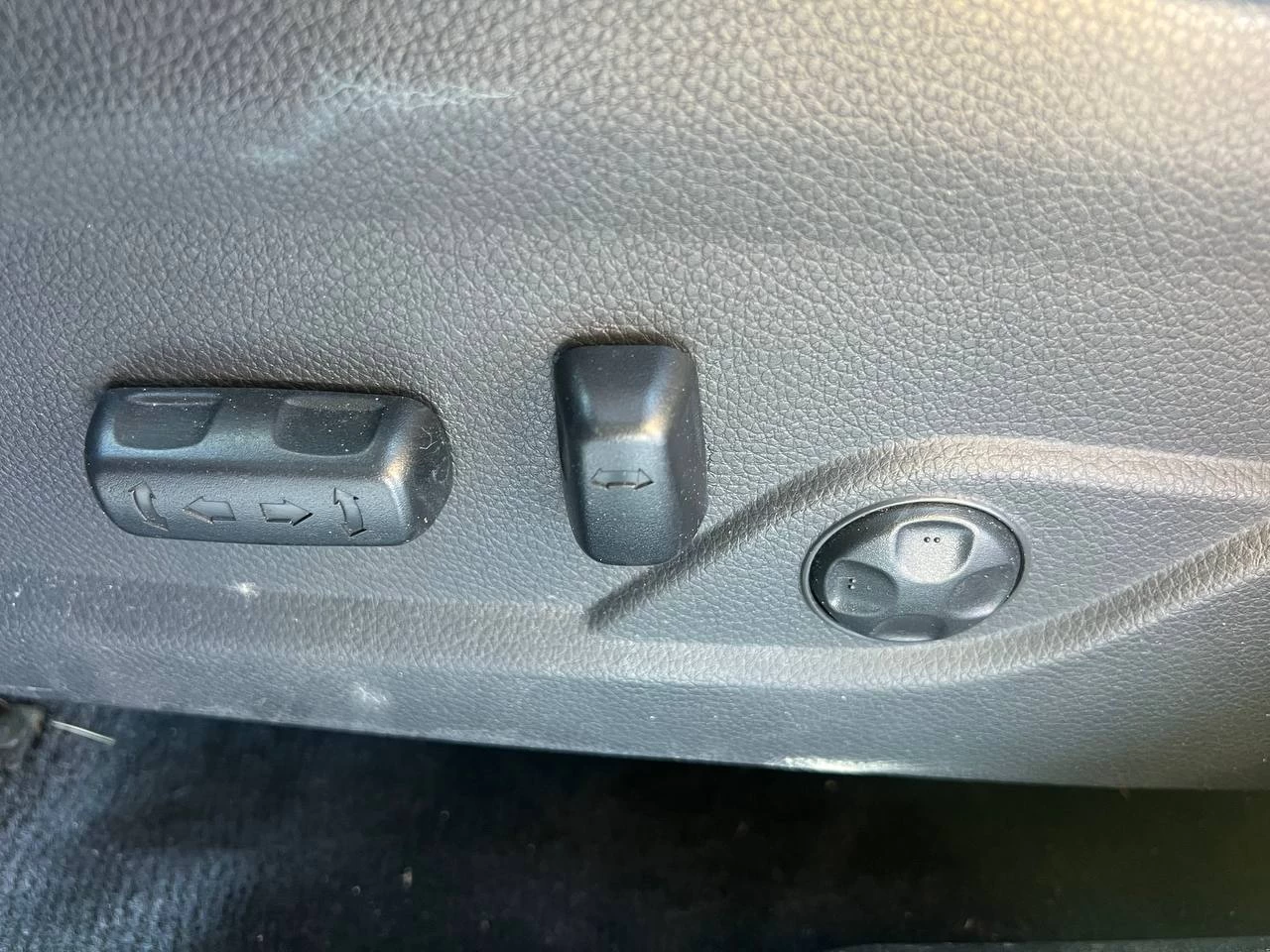 2017 Hyundai Santa Fe Sport Limited**AWD**TOIT OUVRANT PANORAMIQUE**SIEGE EN CUIR**CAMERA DE RECUL**SIEGES CHAUFFNATS AVANT ET ARRIERE**Siege Ventile**Volant Chauffant**Alerte d'angle Mort**MAGS** Image principale