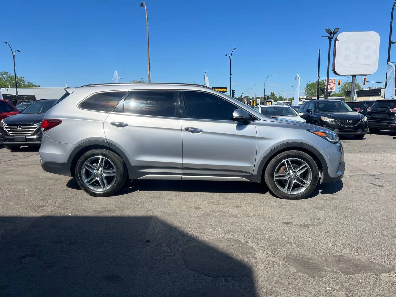 2017 Hyundai Santa Fe XL Limited XL**7 PASSAGERS**JAMAIS ACCIDENTEE**SAAQ CERTIFIEE**AWD**TOIT PANORAMIQUE**CAMERA DE RECUL**VOLANT CHAUFFANT**SIEGES CHAUFFANTS** Image principale