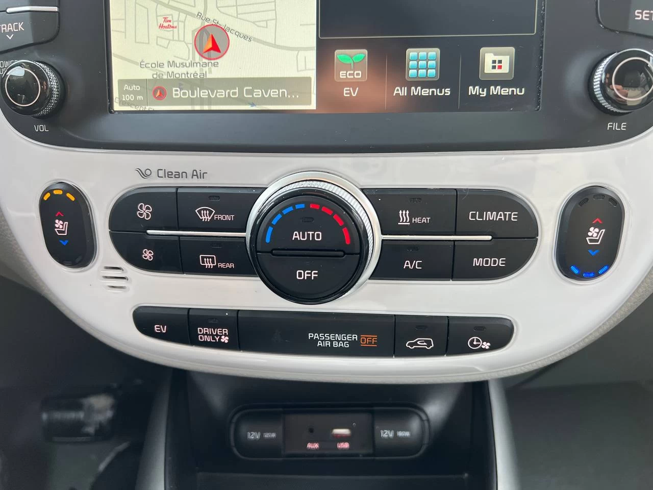 2016 Kia Soul EV Luxury**Jamais Accidentee**NAVIGATION**CUIR**SIEGES CHAUFFANTS AVANT ET ARRIERE**SIEGES FROIDS**VOLANT CHAUFFANT**MAGS** Main Image