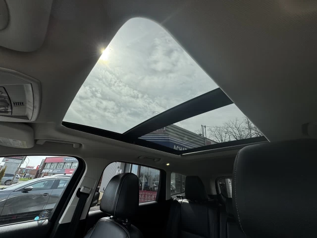 Ford Escape Titanium**AWD**Toit Ouvrant**Caméra de Recul**SIEGES EN CUIR**Navigation**SIEGES CHAUFFANTS**MAGS** 2015