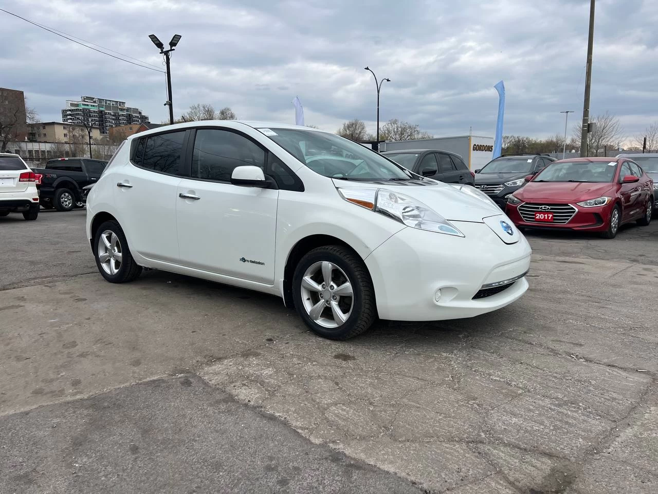 2015 Nissan LEAF SV**Jamais Accidentee**CAMERA DE RECUL**SIEGES CHAUFFANTS EN AVANT ET ARRIERE**VOLANT CHAUFFANTS Image principale
