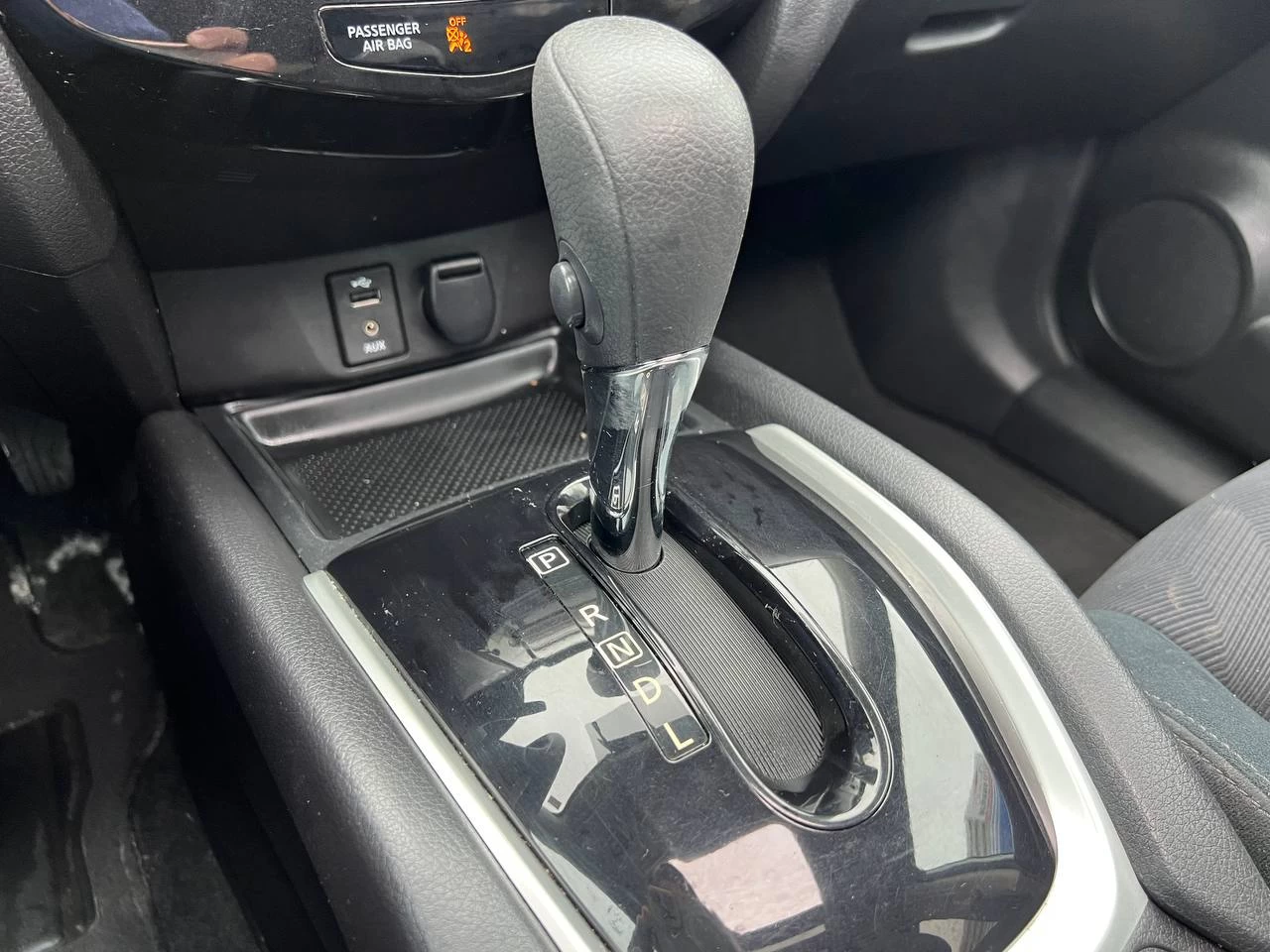 2015 Nissan Rogue SV**AWD**SAAQ CERTIFIEE**Un Proprietaire**TOIT OUVRANT PANORAMIQUE**CAMERA DE RECULE**SIEGES CHAUFFNATS**Mags** Image principale