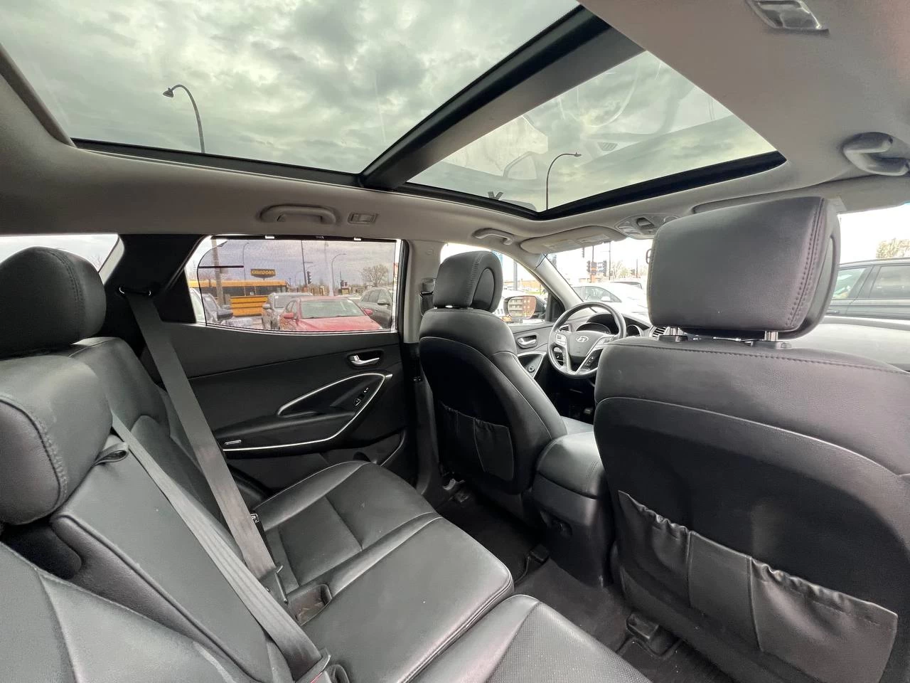 2017 Hyundai Santa Fe Sport SE**AWD**TOIT OUVRANT PANORAMIQUE**SIEGE EN CUIR**CAMERA DE RECUL**SIEGES CHAUFFNATS AVANT ET ARRIERE**Volant Chauffant**Alerte d'angle Mort**MAGS** Main Image