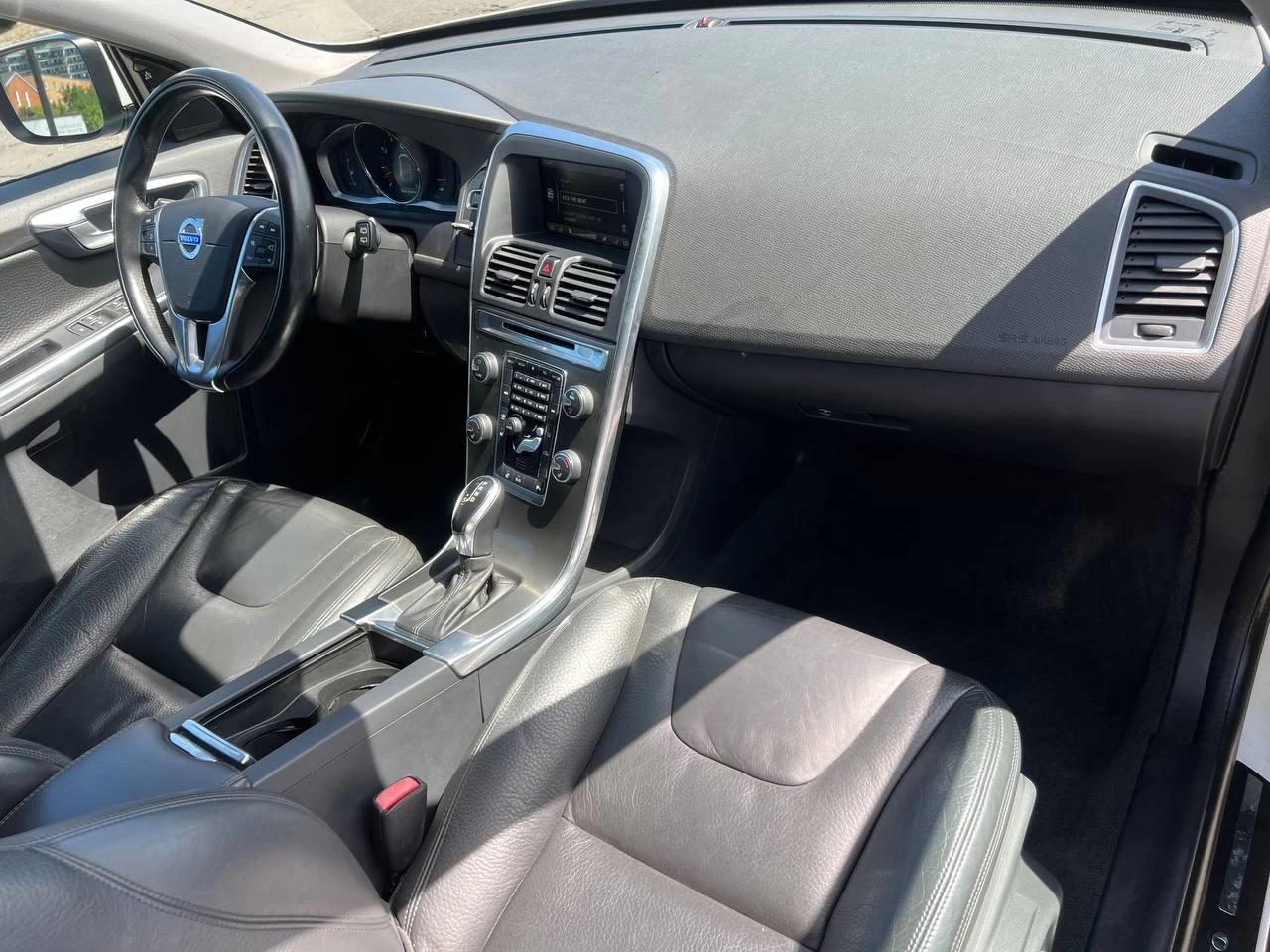2014 Volvo XC60 3.2**AWD**Toit Ouvrant Panaromique**SIEGES EN CUIR**SIEGES CHAUFFANTS**SIEGES CHAUFFANTS ARRIERE**VOLANT CHAUFFANTS**MAGS** Main Image