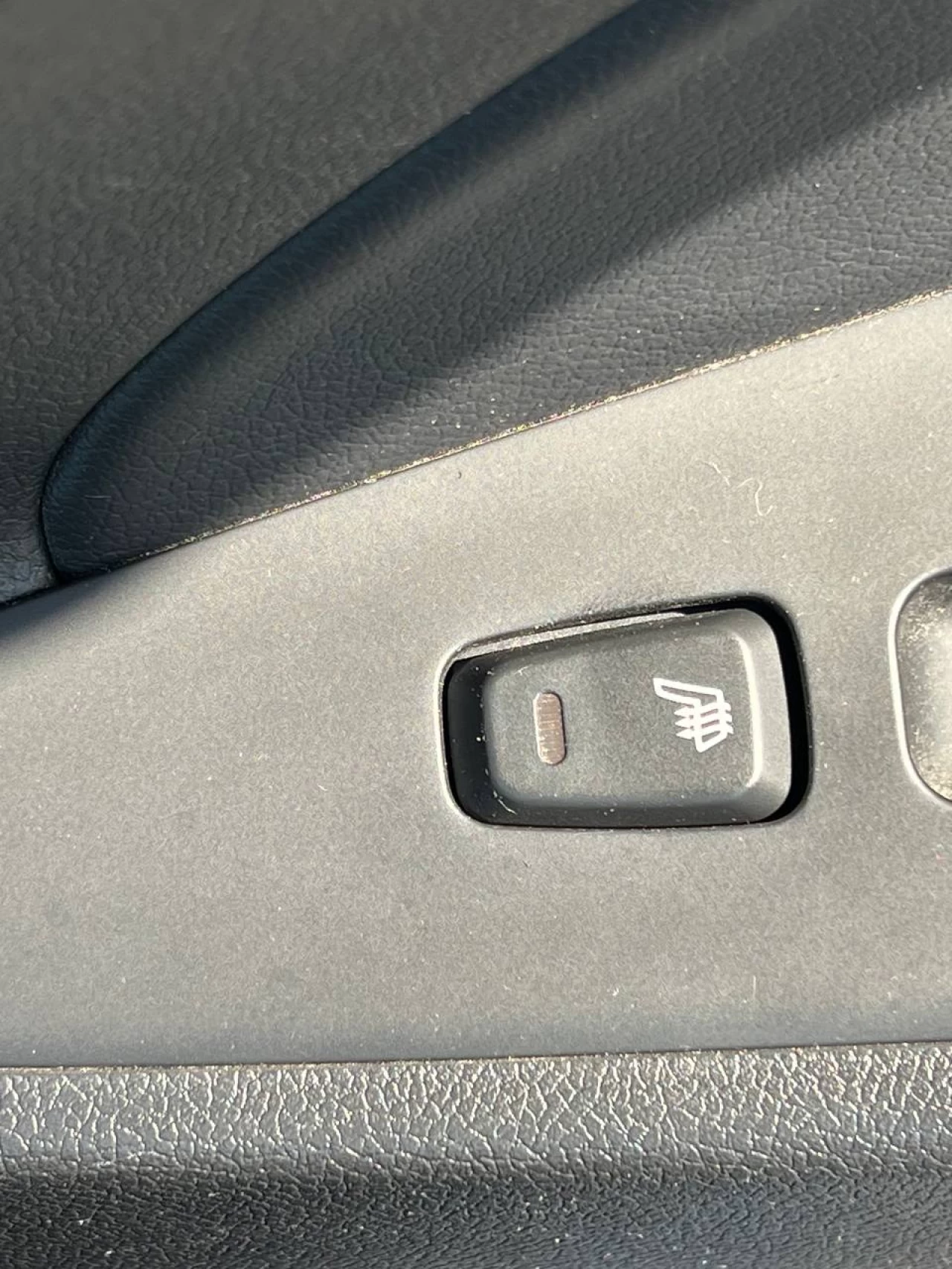2012 Hyundai Sonata Limited**Jamais Accidente****TOIT OUVRANT PANORAMIQUE**SIEGE EN CUIR**SIEGES CHAUFFANTS**SIEGES CHAUFFANTS ARRIER**MAGS** Main Image