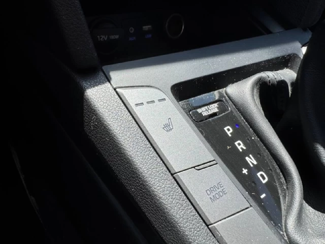 Hyundai Elantra LE FWD **SIÈGES CHAUFFANTS**BLUETOOTH**CLIMATISEUR** Financement 1ère, 2e et 3e chance !! 100% Approuvé 2017