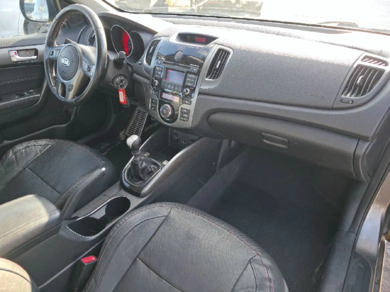 2011 Kia Forte Koup **SX**JAMAIS ACCIDENTEE**CUIR**TOIT OUVRANT**SIEGES CHAUFFANTS**MAGS**EN SPECIAL** Main Image