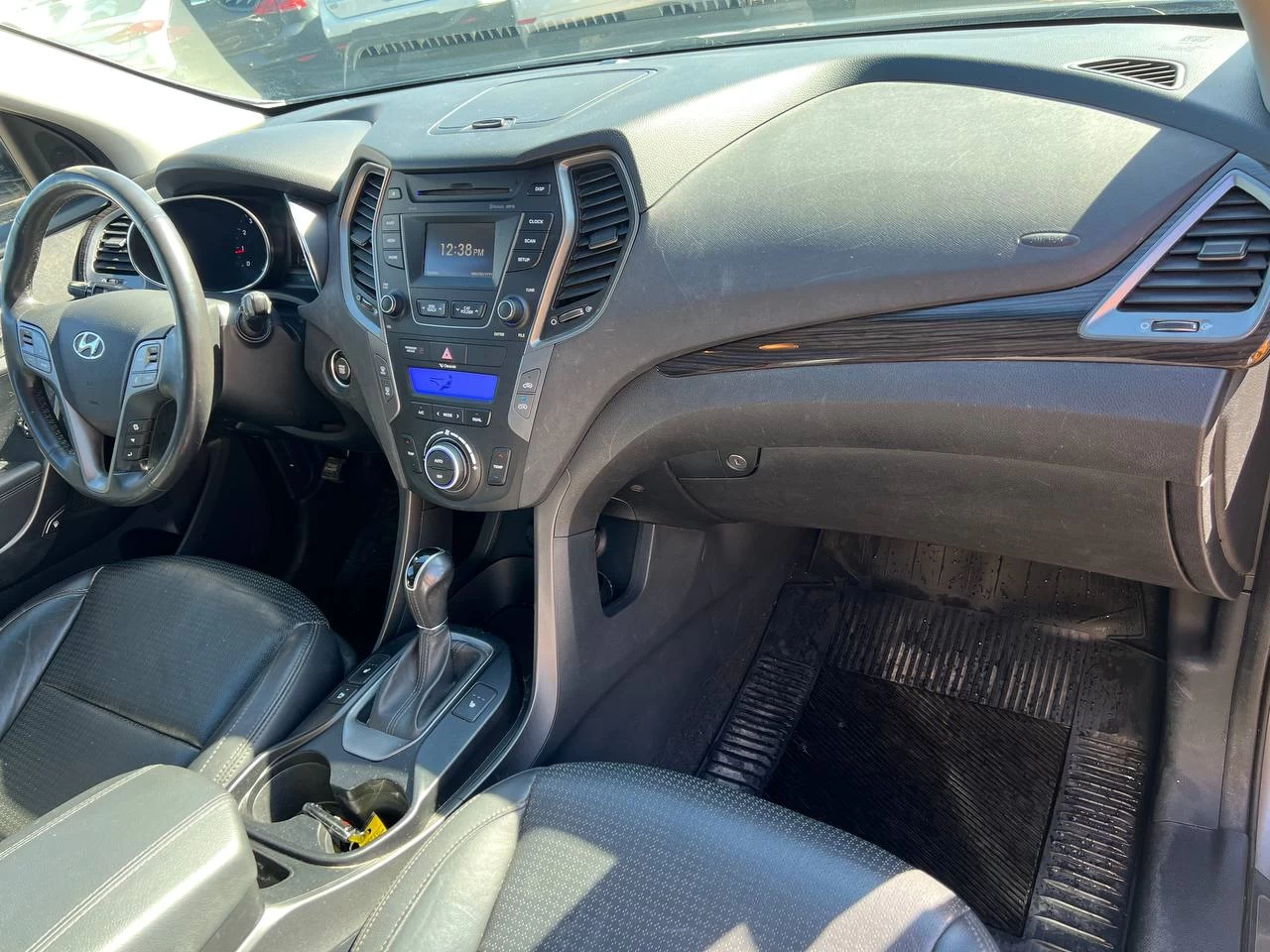 2014 Hyundai Santa Fe Sport SE**AWD**SAAQ CERTIFIEE**TOIT OUVRANT PANORAMIQUE**SIEGE EN CUIR**CAMERA DE RECUL**SIEGES CHAUFFNATS AVANT ET ARRIERE**VOLANT CHAUFFNATS**MAGS** Image principale
