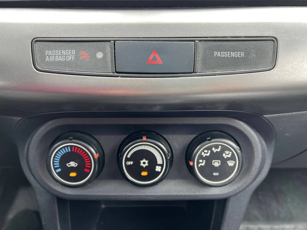 2015 Mitsubishi Lancer LIMITED** Jamais accidente**TOIT OUVRANT**SIEGES CHAUFFANTS**MAGS**AIRCLIM** Image principale