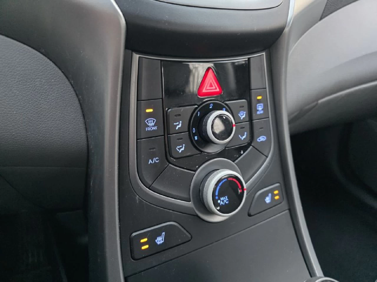 2014 Hyundai Elantra GL**SAAQ CERTIFIEE**SIEGES CHAUFFANTS** Image principale