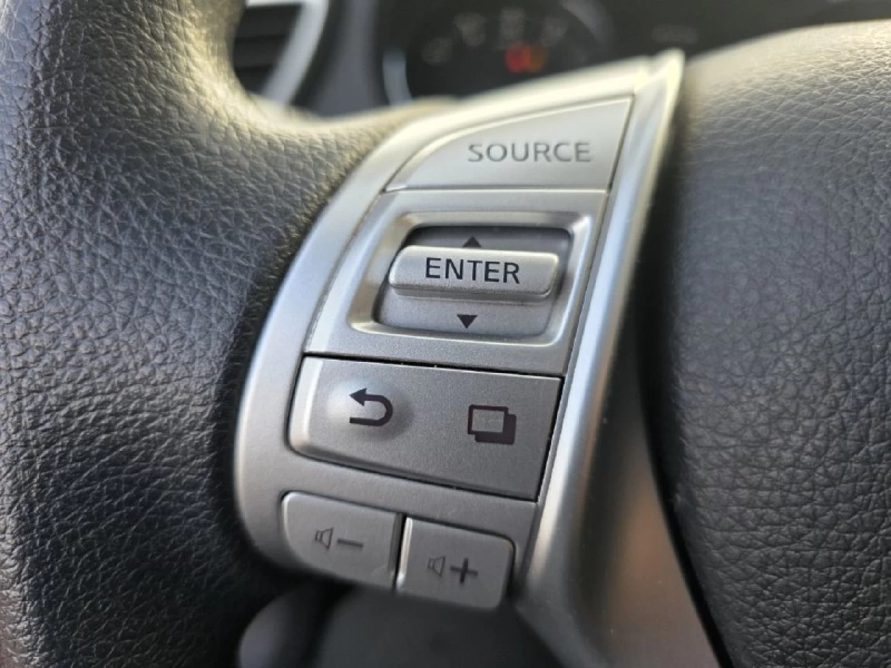 2014 Nissan Rogue **SV**JAMAIS ACCIDENTEE**SAAQ CERTIFIEE**TOIT PANORAMIQUE**CAMERA DE RECUL**SIEGES CHAUFFANTS**MAGS** Main Image