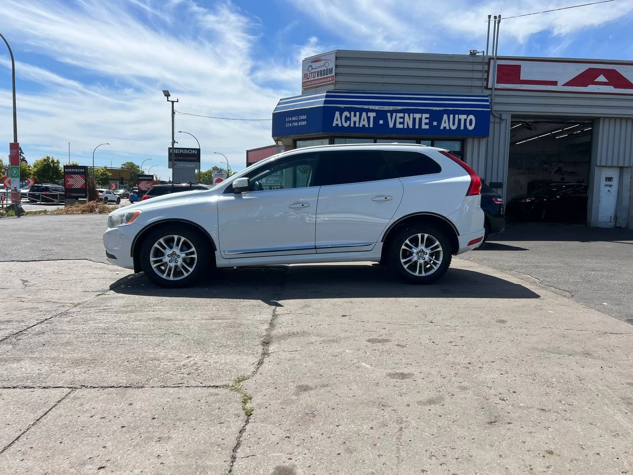 2014 Volvo XC60 3.2**AWD**Toit Ouvrant Panaromique**SIEGES EN CUIR**SIEGES CHAUFFANTS**SIEGES CHAUFFANTS ARRIERE**VOLANT CHAUFFANTS**MAGS** Main Image