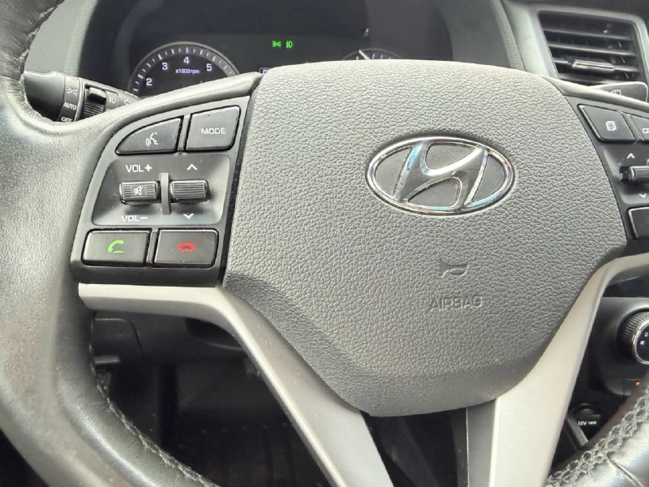 2017 Hyundai Tucson Premium**SAAQ Certifie**CAMERA DE RECUL**ANGLE MORT**SIEGES CHAUFFANTS**Volant Chauffant**MAGS Image principale