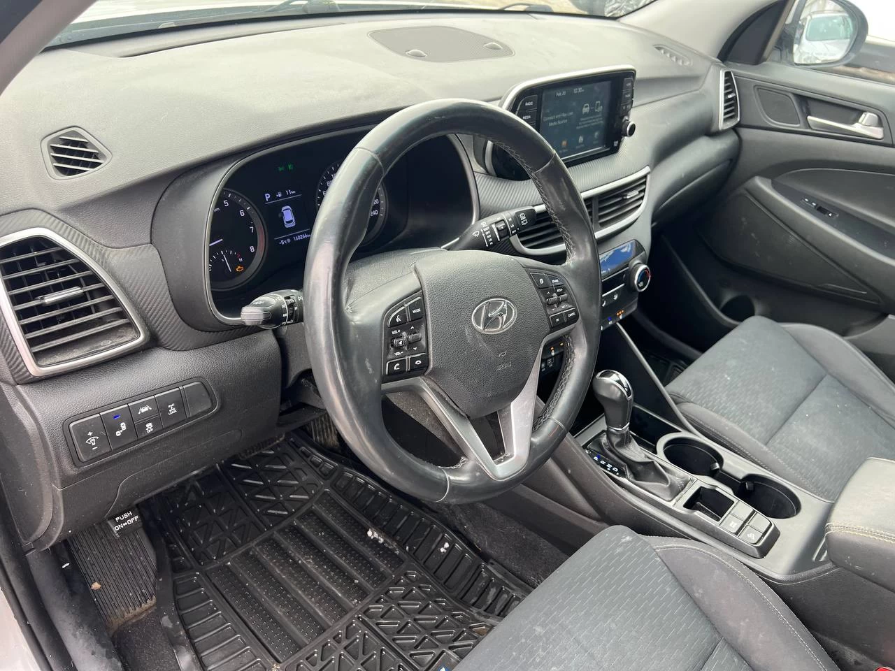 2019 Hyundai Tucson Preferred**SAAQ CERTIFIEE**AWD**CAR PLAY**LKA**ANGLE MORT**CamÉra de Recul**SIÈGES CHAUFFANTS AVANT et ARRIERE**VOLANT CHAUFFANT**ASSISTANCE AU MAINTIEN DE VOIE**MAGS** Image principale