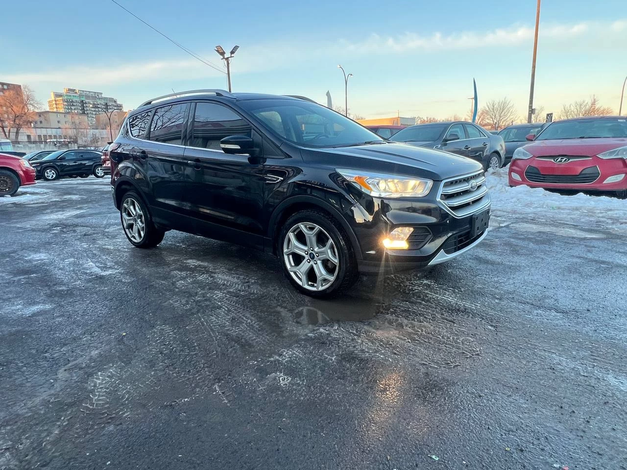 2017 Ford Escape Titanium**AWD**JAMAIS ACCIDENTEE**SAAQ CERTIFIEE**Toit Ouvrant Panoramique**ANGLE MORT**CamÉra de Recul**SIEGES EN CUIR**Navigation**SIEGES CHAUFFANTS**VOLANT CHAUFFANT**dÉmarrage À distance**MAGS** Image principale