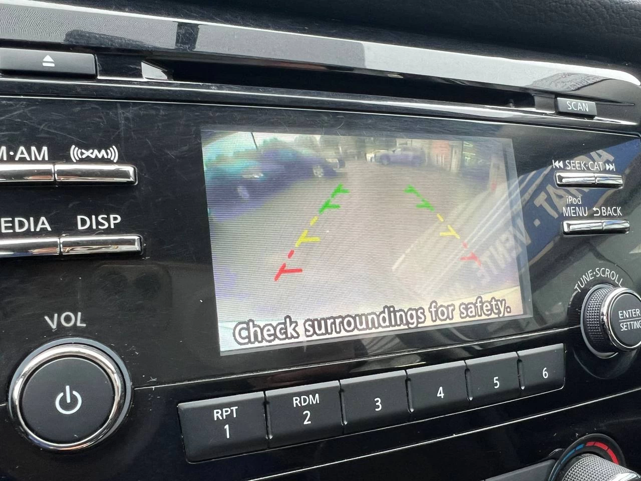 2017 Nissan Rogue SV**Jamais Accidente**CAMERA DE RECULE**SIEGES CHAUFFNATS** Image principale