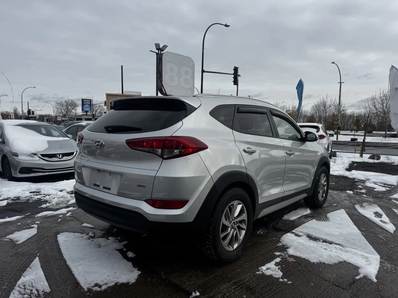 2017 Hyundai Tucson Premium**AWD**SAAQ CERTIFIEE**CamÉra de Recul**Volant Chauffant**SIEGES CHAUFFNATS AVANT ET ARRIERE**ANGLE MORT**MAGS** Main Image