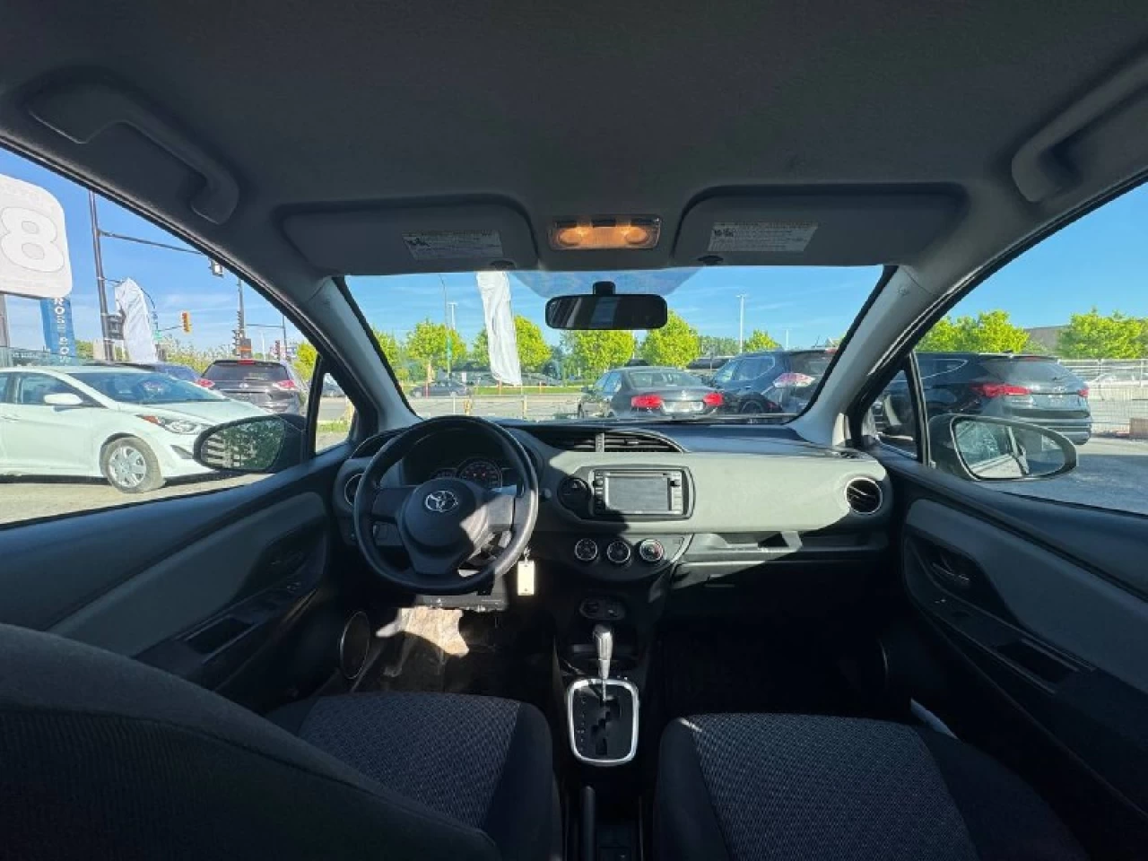 2016 Toyota Yaris LE**Jamais Accidente** Image principale