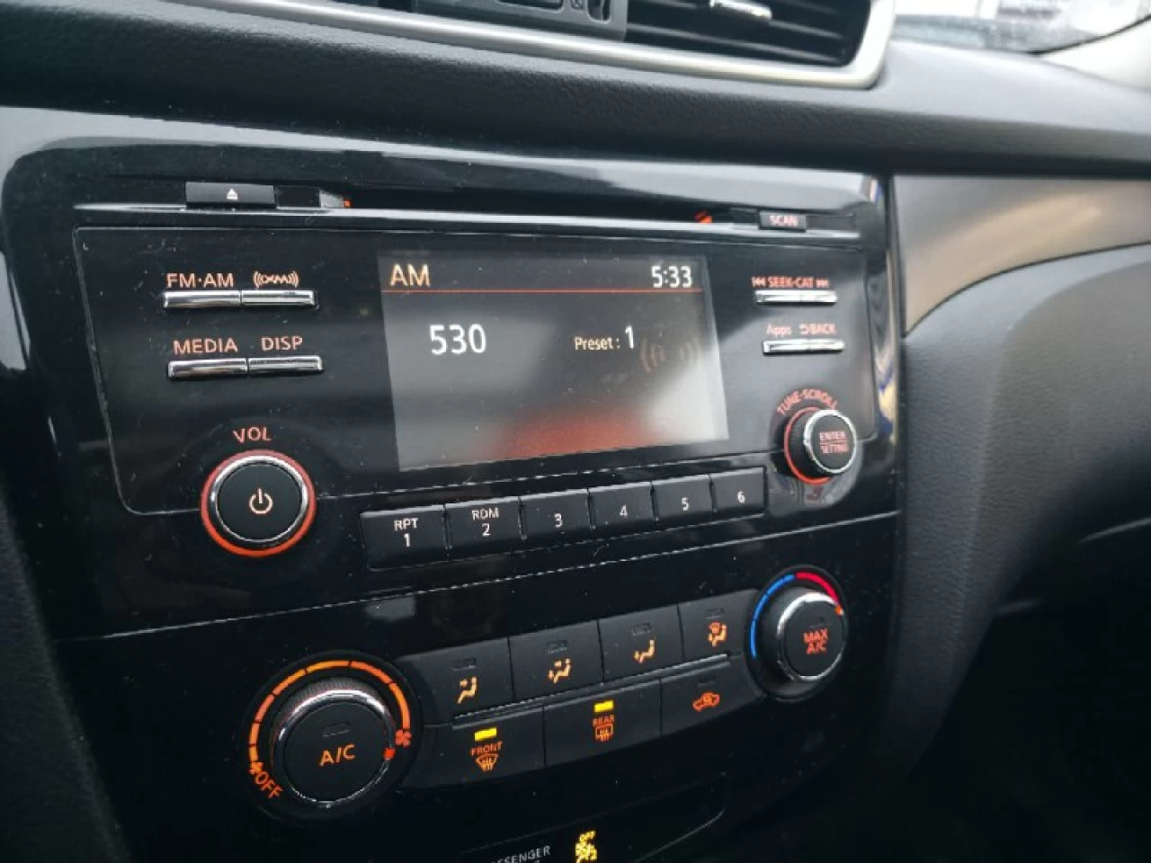 2015 Nissan Rogue **SV**TOIT PANORAMIQUE**CAMERA DE RECUL**SIEGES CHAUFFANTS**MAGS** Image principale