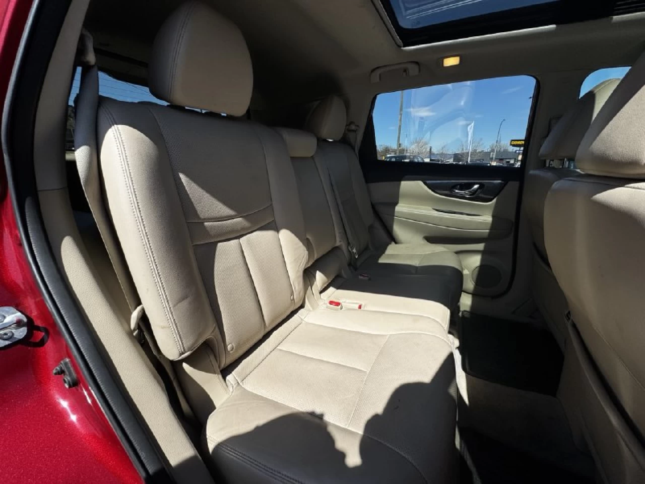 2015 Nissan Rogue SL**AWD**TOIT PANORAMIQUE**CAMERA DE RECULE**SIEGES EN CUIR**NAVIGATION**VOLANT CHAUFFANTS**SIEGES CHAUFFANTS** Image principale