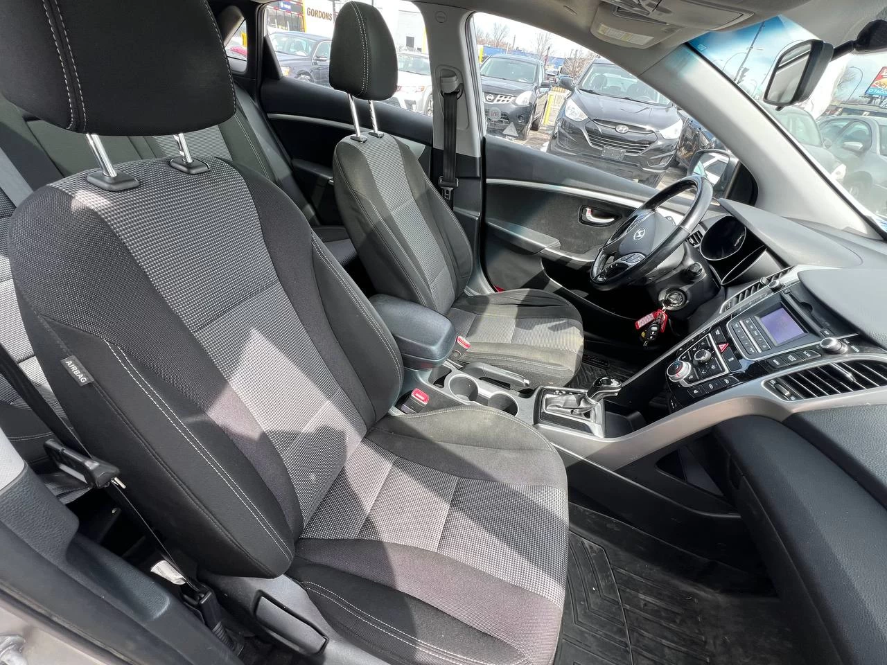 2013 Hyundai Elantra GT GLS**TOIT OUVRANT PANARAMIQUE**SIEGES CHAUFFANTS**MAGS** Image principale