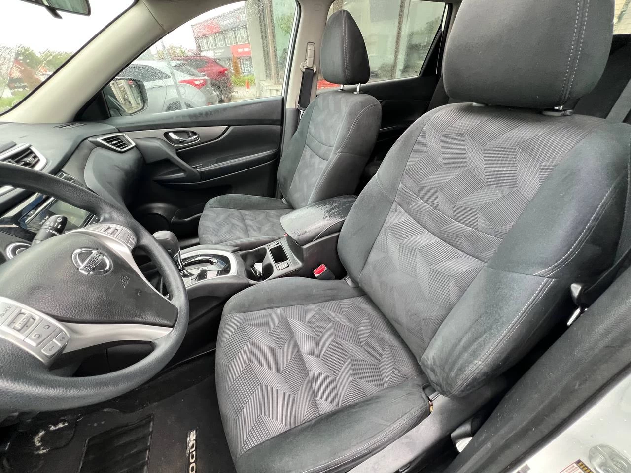 2015 Nissan Rogue SV**AWD**SAAQ CERTIFIEE**Un Proprietaire**TOIT OUVRANT PANORAMIQUE**CAMERA DE RECULE**SIEGES CHAUFFNATS**Mags** Image principale