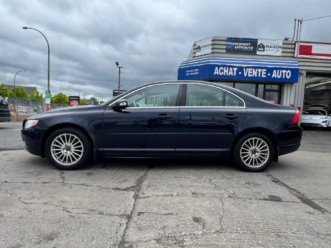 2008 Volvo S80 S80 3.2 AWD **TOIT OUVRANT**SIÈGES VENTILLÉS & CHAUFFANTS**CUIR**DÉTECTEUR D'ANGLES MORTS**PUSH TO START**KEYLESS ENTRY**RÉGULATEUR DE VITESSE ADAPTATIF**SIÈGES ÉLÉCTRIQUES** Image principale