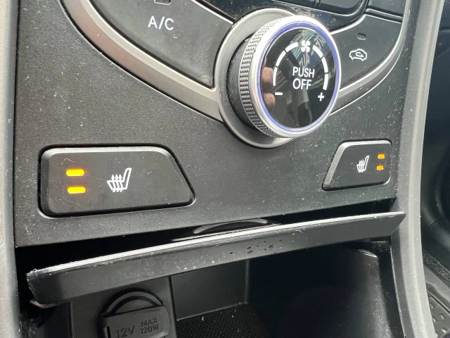 Hyundai Elantra Limited**SAAQ CERTIFIEE**Toit Ouvrant**Caméra de Recul**SIEGES EN CUIR**Navigation**SIEGES CHAUFFANTS Avant et Arrière**Démarrage à distance**MAGS** 2015