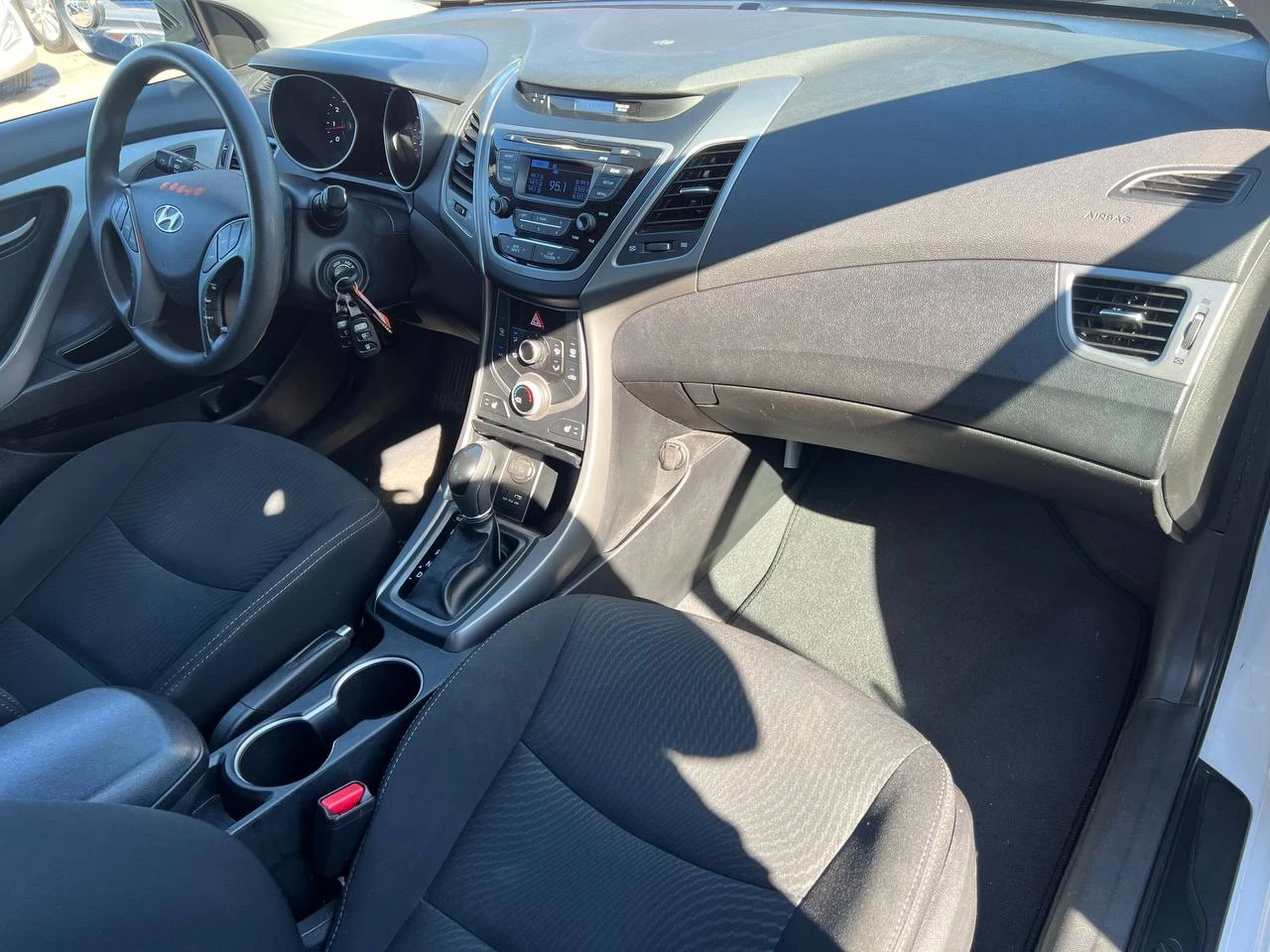 2015 Hyundai Elantra GL**SAAQ Certifie**Jamais Accidentee**SIEGES CHAUFFANTS** Image principale