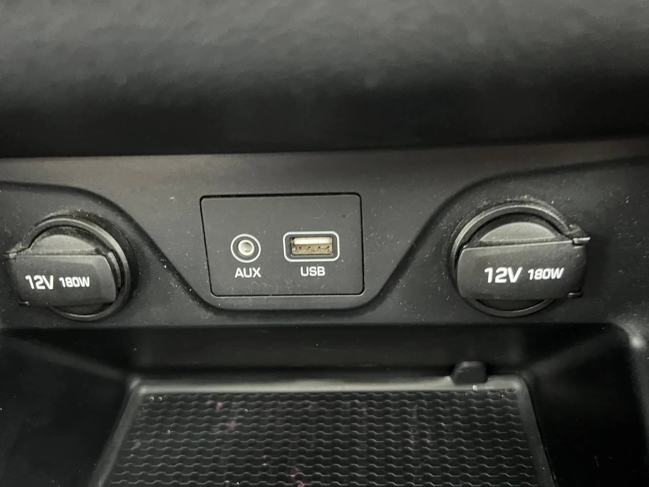 2017 Hyundai Tucson SE**Jamais Accidentee**SAAQ Certifie**TOIT OUVRANT PANORAMIQUE**SIEGE EN CUIR**CAMERA DE RECUL**SIEGES CHAUFFNATS AVANT ET ARRIERE**Volant Chauffant**Alerte d'angle Mort**MAGS** Image principale