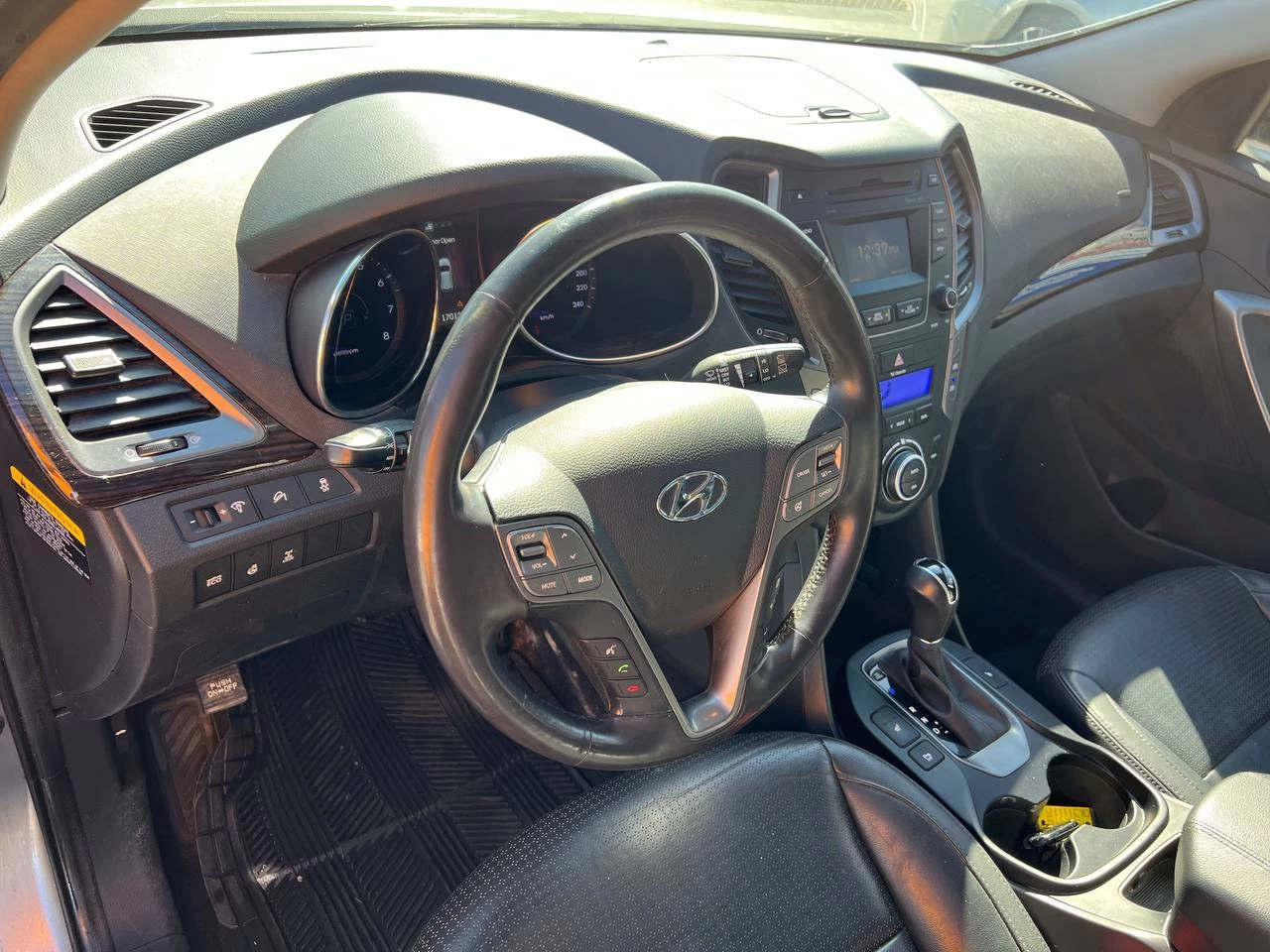 2014 Hyundai Santa Fe Sport SE**AWD**SAAQ CERTIFIEE**TOIT OUVRANT PANORAMIQUE**SIEGE EN CUIR**CAMERA DE RECUL**SIEGES CHAUFFNATS AVANT ET ARRIERE**VOLANT CHAUFFNATS**MAGS** Image principale