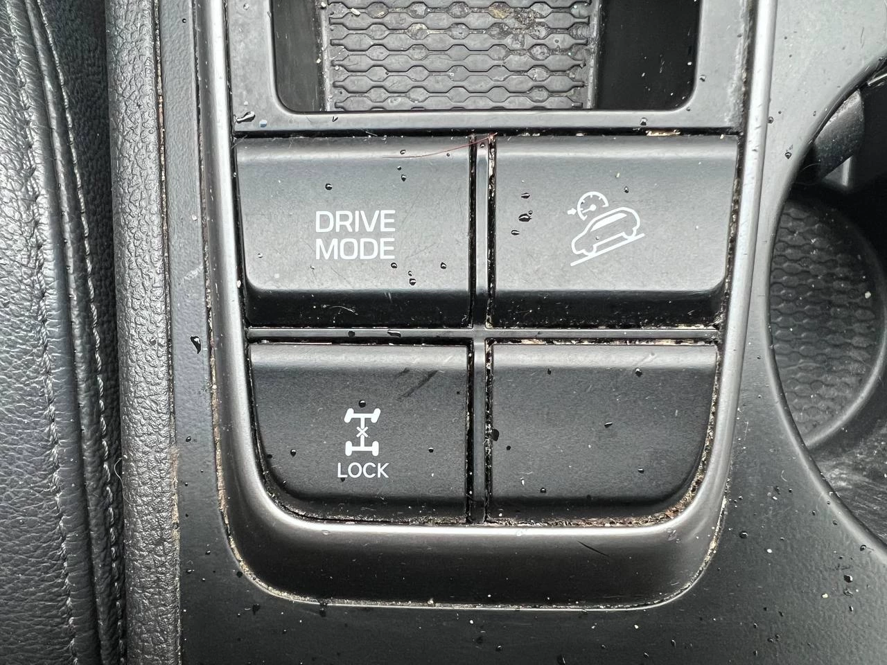 2017 Hyundai Tucson LIMITEE**JAMAIS ACCIDENTEE**CERTIFIEE SAAQ**AWD**TOIT OUVRANT PANORAMIQUE**SIEGES CHAUFFANTS AVANT ET ARRIÈRE**SIEGES EN CUIR**Alerte d’angle mort**VOLANT CHAUFFANT**Mags** Main Image