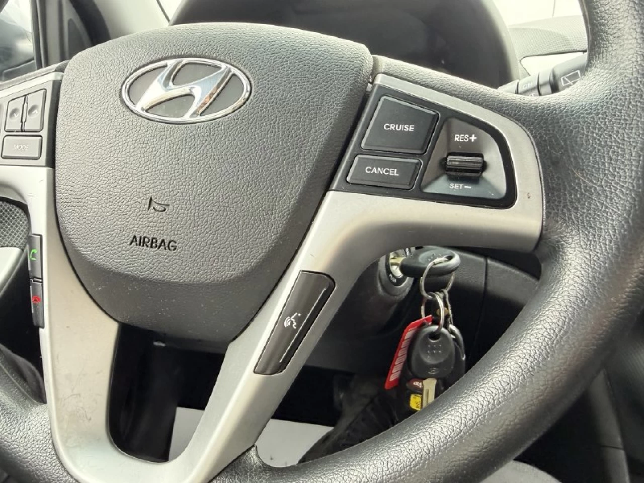 2014 Hyundai Accent GL**TRES BAS KILOMETRAGE**SIEGES CHAUFFNATS**PRIX EN SPECIAL** Image principale