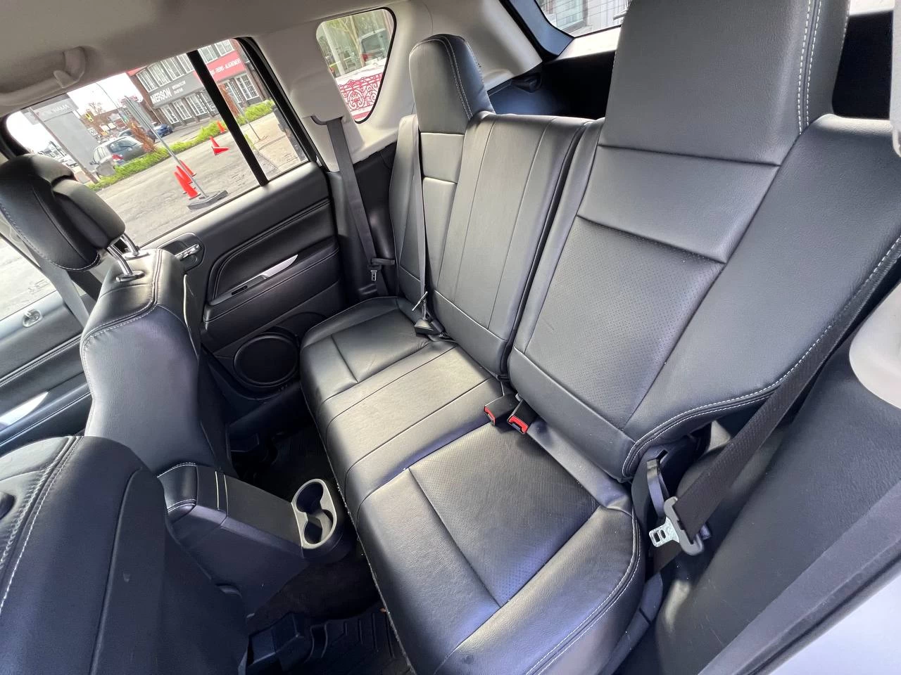 2016 Jeep Compass High Altitude**CERTIFIÉE SAAQ**4X4**Toit Ouvrant**CAMERA DE RECUL**Sieges en Cuir**SIEGES CHAUFFANTS**MAGS**Tres Bien Entretenu** Main Image