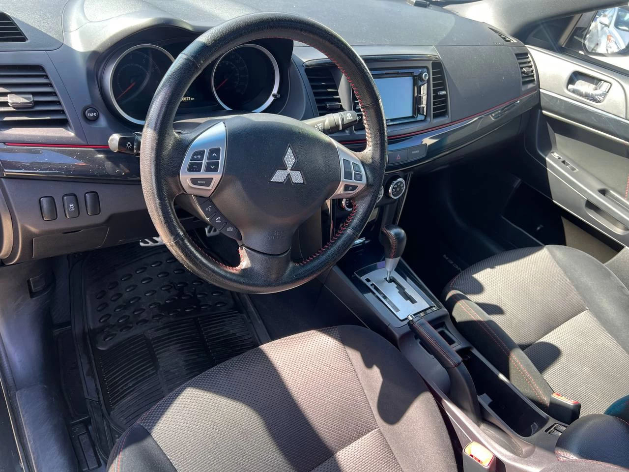 2017 Mitsubishi Lancer SE Anniversary Edition**TOIT OUVRANT**CAMERA DE RECULE**SIEGES CHAUFFANTS**MAGS** Image principale