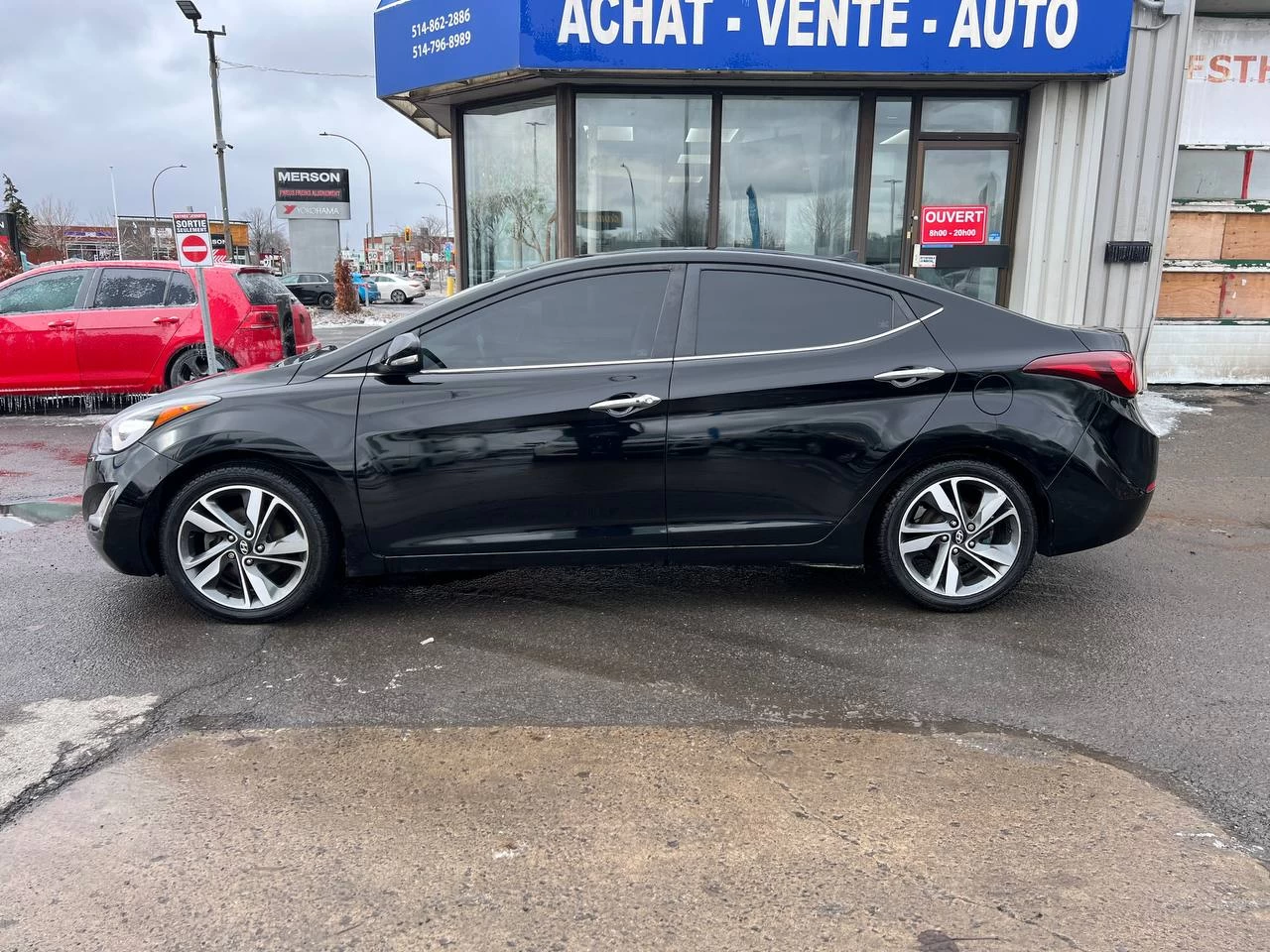 2015 Hyundai Elantra Limited**SAAQ CERTIFIEE**Toit Ouvrant**CamÉra de Recul**SIEGES EN CUIR**Navigation**SIEGES CHAUFFANTS Avant et ArriÈre**DÉmarrage À distance**MAGS** Image principale