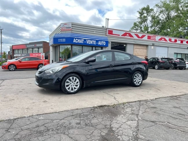 Hyundai Elantra - 2012