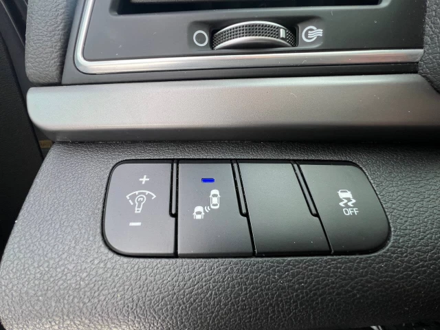 Hyundai Elantra GL**CAR PLAY**CAMERA DE RECULE**SIEGES CHAUFFANTS**VOLANT CHAUFFANTS**ANGLE MORT**MAGS** 2017