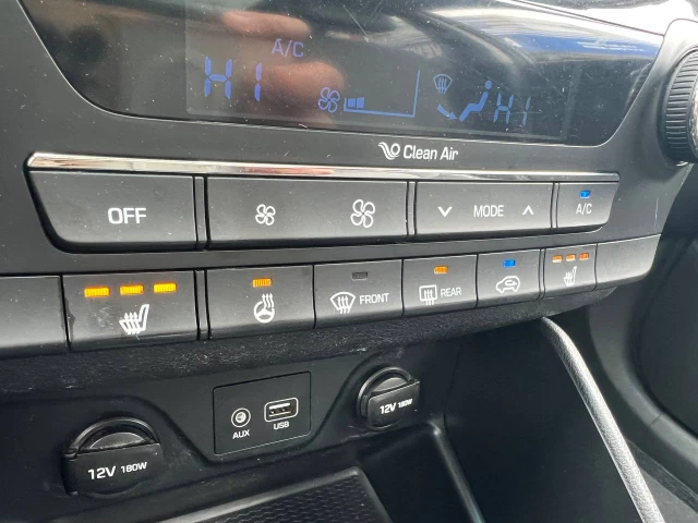 Hyundai Tucson SE**SAAQ CERTIFIEE**CAR PLAY**Toit Ouvrant Panoramique**ANGLE MORT**Caméra de Recul**SIEGES EN CUIR**SIÈGES CHAUFFANTS AVANT et ARRIERE**VOLANT CHAUFFANT**MAGS** 2018