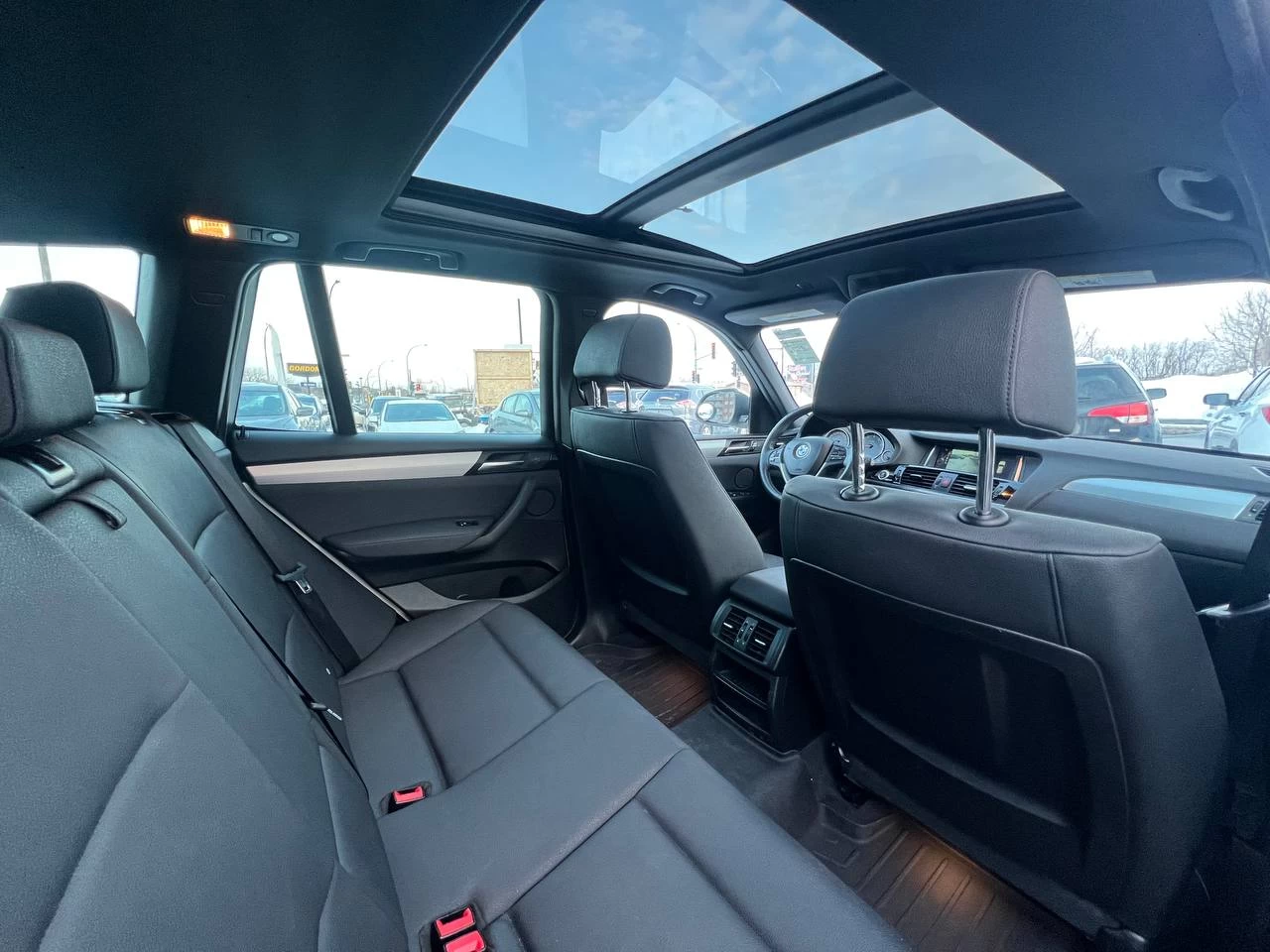 2015 BMW X3 XDrive28i**AWD**SAAQ CERTIFIEE**TOIT PANORAMIQUE**CAMERA DE RECULE**SIEGES CHAUFFNATS**MAGS**VOLANT CHAUFFNATS**CUIR** Image principale